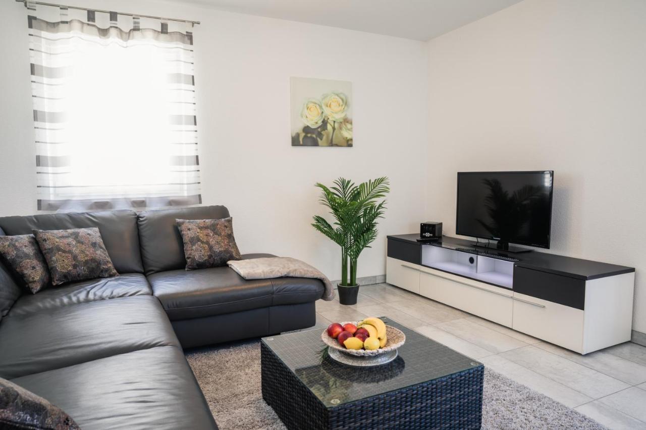 Ferienwohnung Am Zeppelin Hangar ฟรีดริชส์ฮาเฟน ภายนอก รูปภาพ