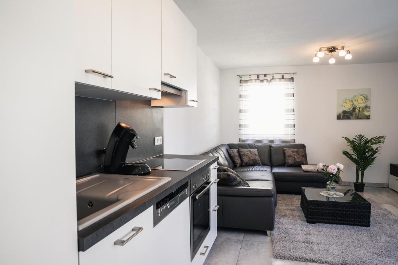 Ferienwohnung Am Zeppelin Hangar ฟรีดริชส์ฮาเฟน ภายนอก รูปภาพ