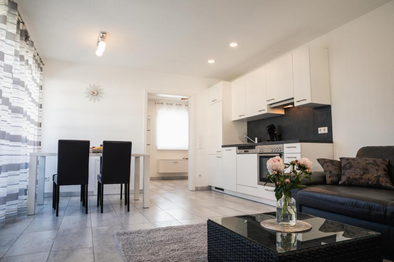 Ferienwohnung Am Zeppelin Hangar ฟรีดริชส์ฮาเฟน ภายนอก รูปภาพ