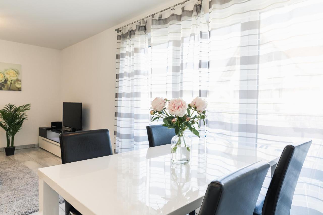 Ferienwohnung Am Zeppelin Hangar ฟรีดริชส์ฮาเฟน ภายนอก รูปภาพ